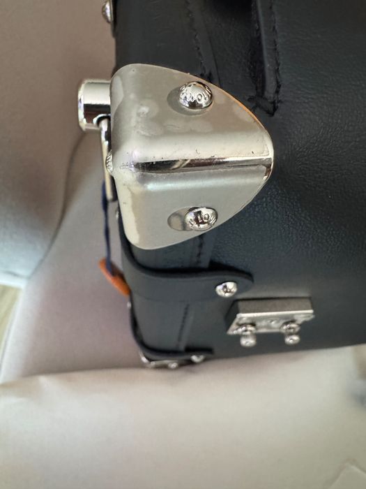 Louis Vuitton-Автентична чисто нова дамска чанта