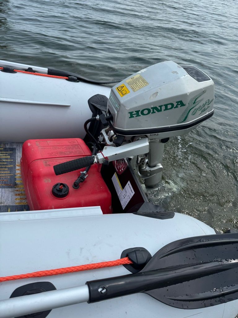 Vând / schimb motor Honda 5 cp , 4 timpi an 2010