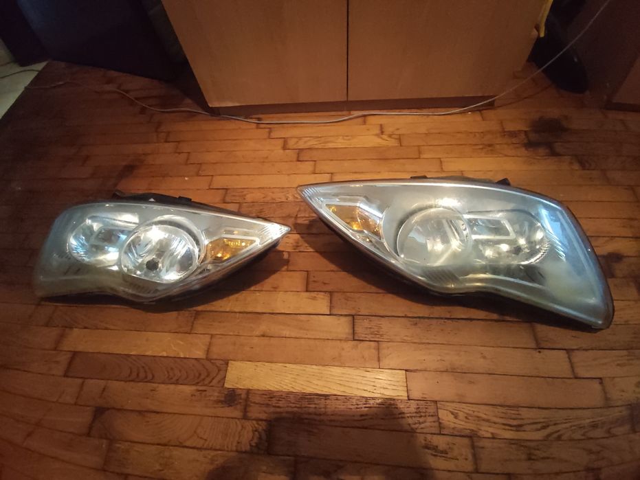 Фарове за Ford Focus mk2