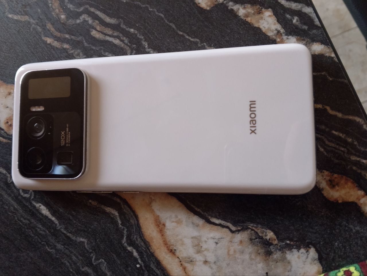 Xiaomi 11 Ultra noyob telefon sotiladi