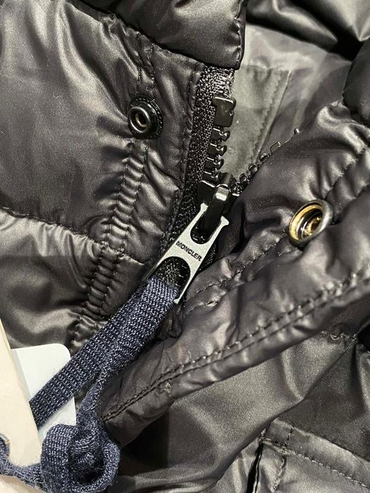 Geacă Moncler Maya