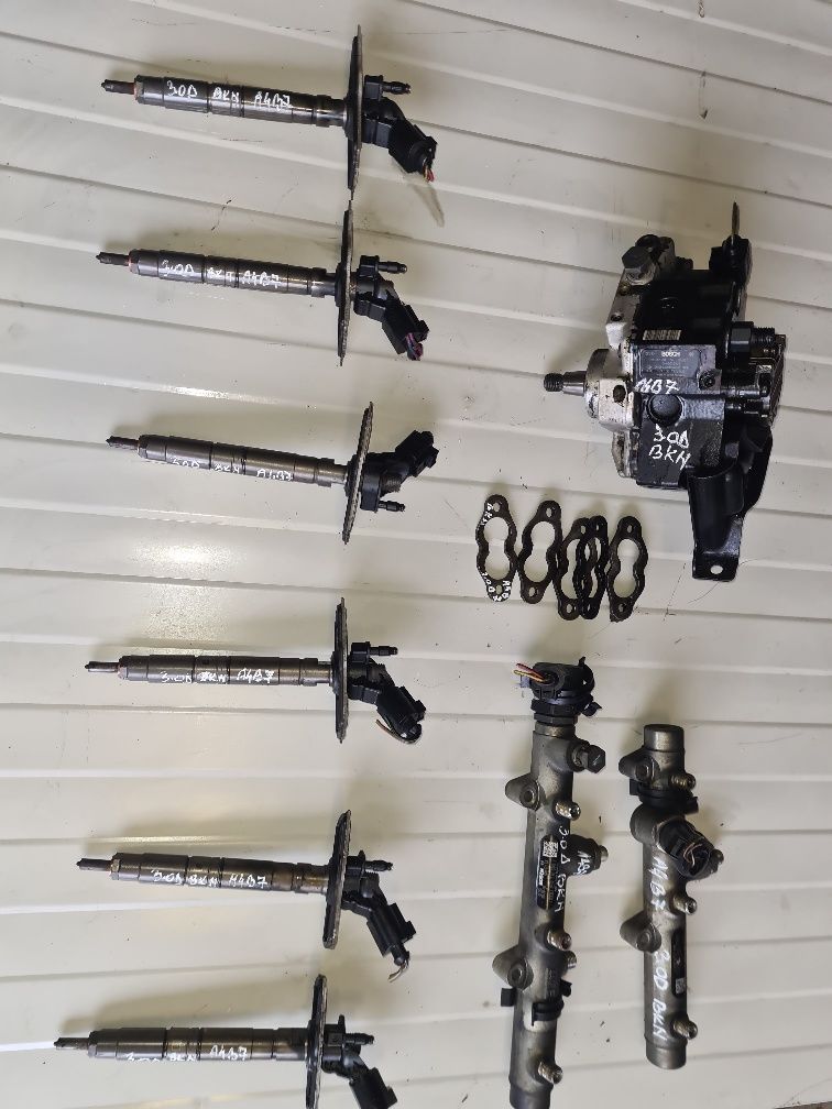 Injectoare,rampă injectoare,pompă inalta audi a4 b7, motor 3.0 tdi,BKN