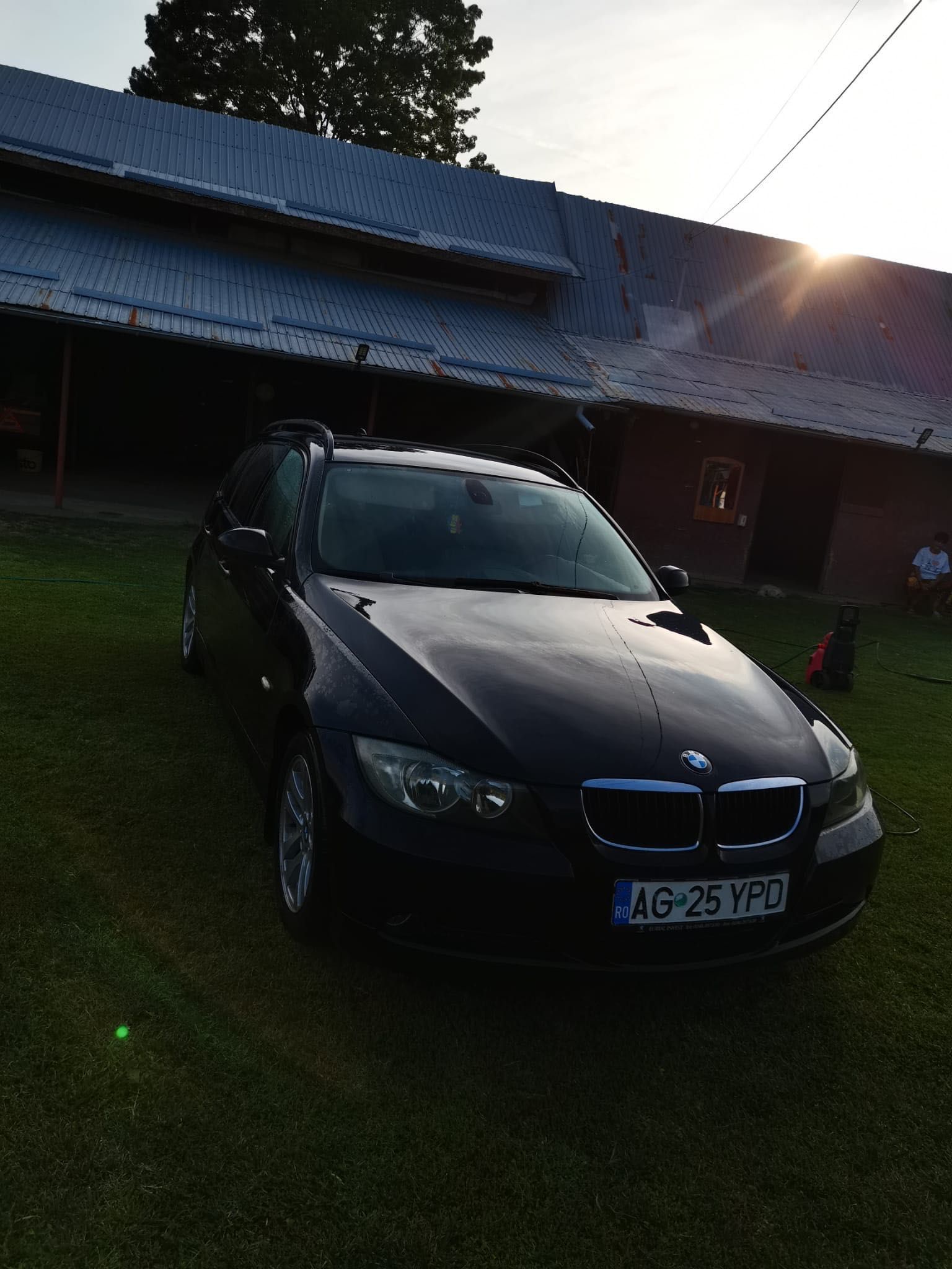 Vând BMW e91 negru