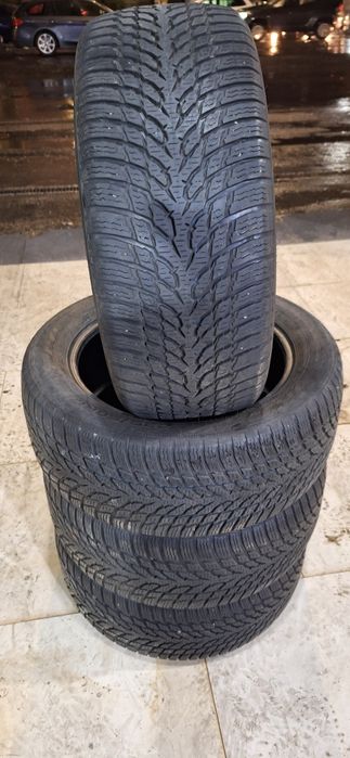 235 50 r17 iarna Nokian 7mm 550 lei/set