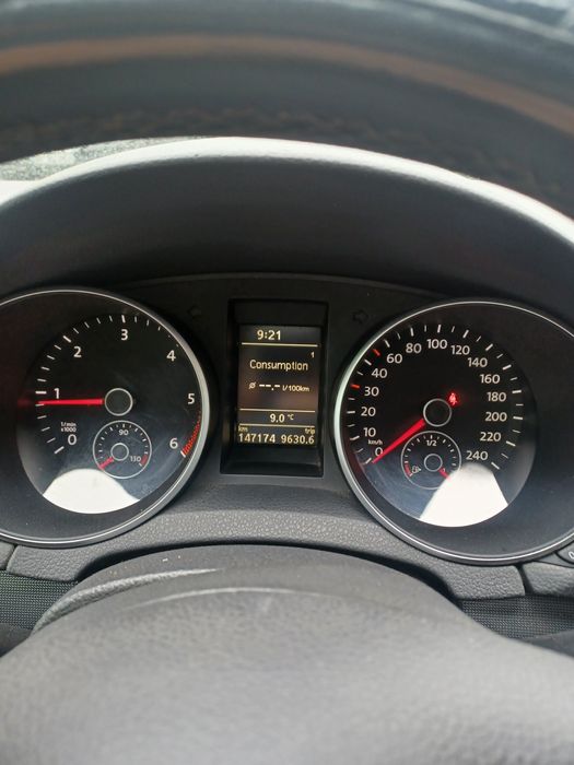 Volkswagen golf 2012. Motor 1.6 diesel