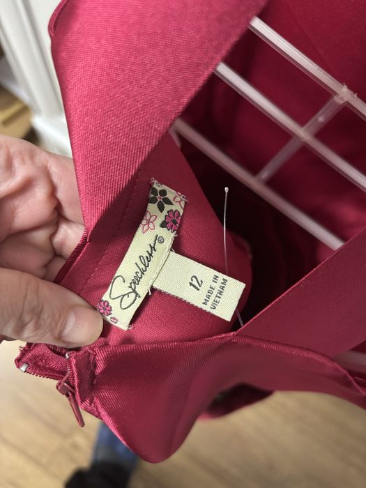 Rochita fete 12-14 rosu cu mov , de satin