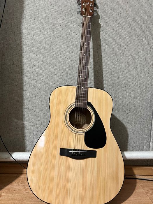 Продам гитару в отличном состоянии