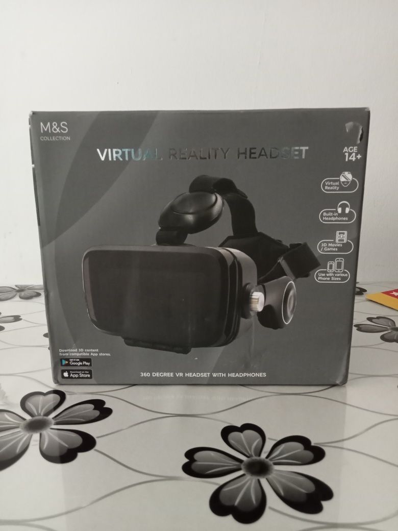 Vănd  virtual realty headset