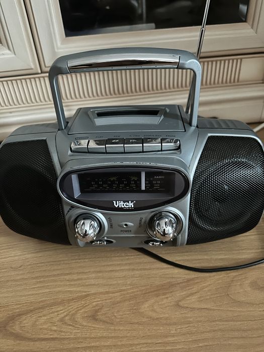 Радио+магнитофон Vitek