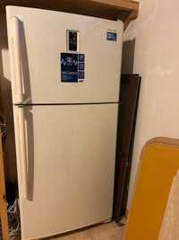 Холодильник Самсунг абсолютно новый самый большой