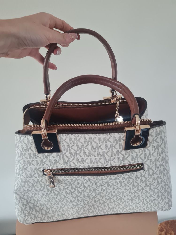 Чанти Michael Kors