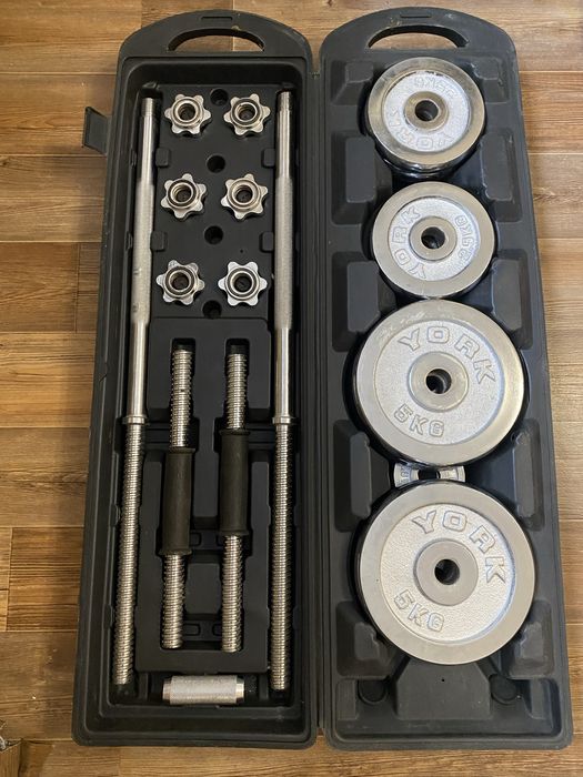 Продаю разборные гантели в отличном состоянии общим весом 50 кг