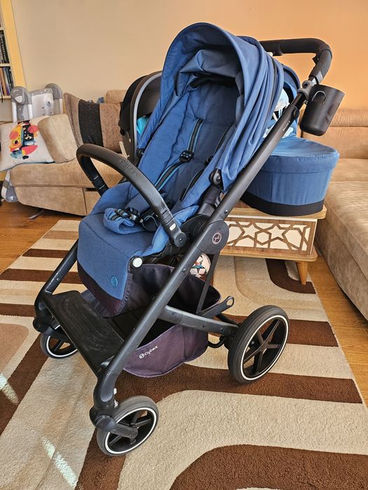 Количка Cybex balios s lux с много подаръци