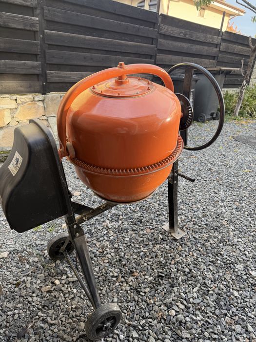 Betoniera 140L ca noua