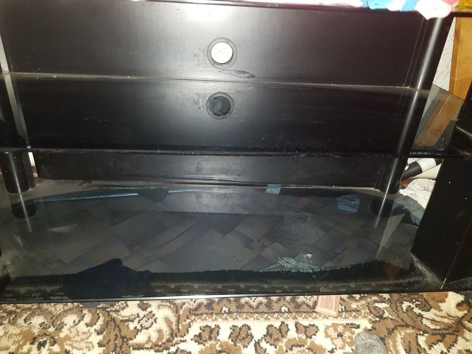 Продам тумбу (калёное стекло)