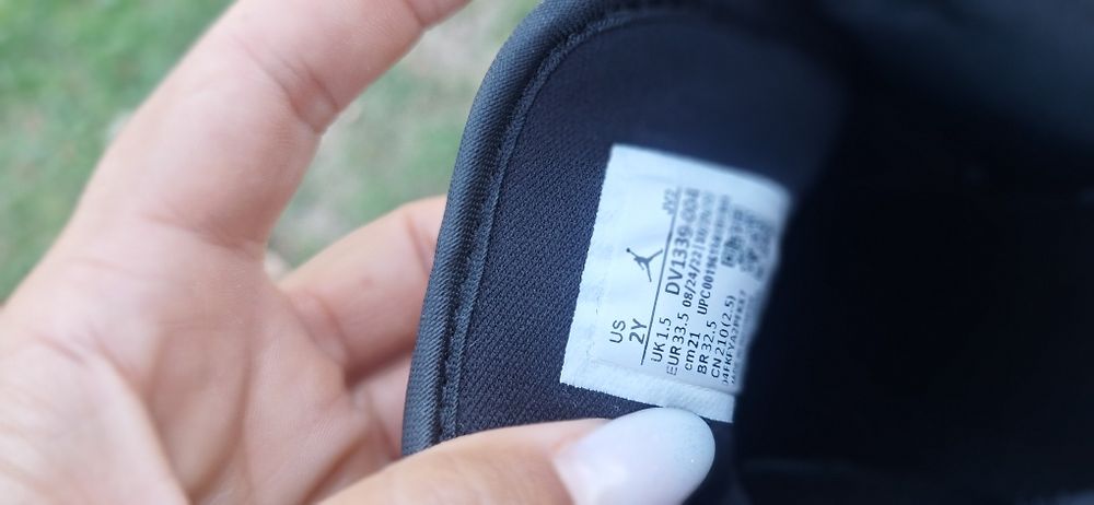 Vând adidasi jordan copii