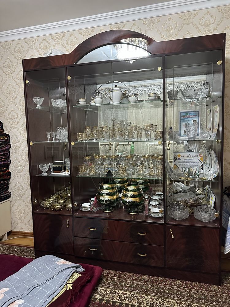 Прадаётся мебел, срочно мебел сотилади