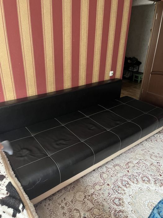 Диван угловой 2,5м*2,5м (кркпкий кожзам)