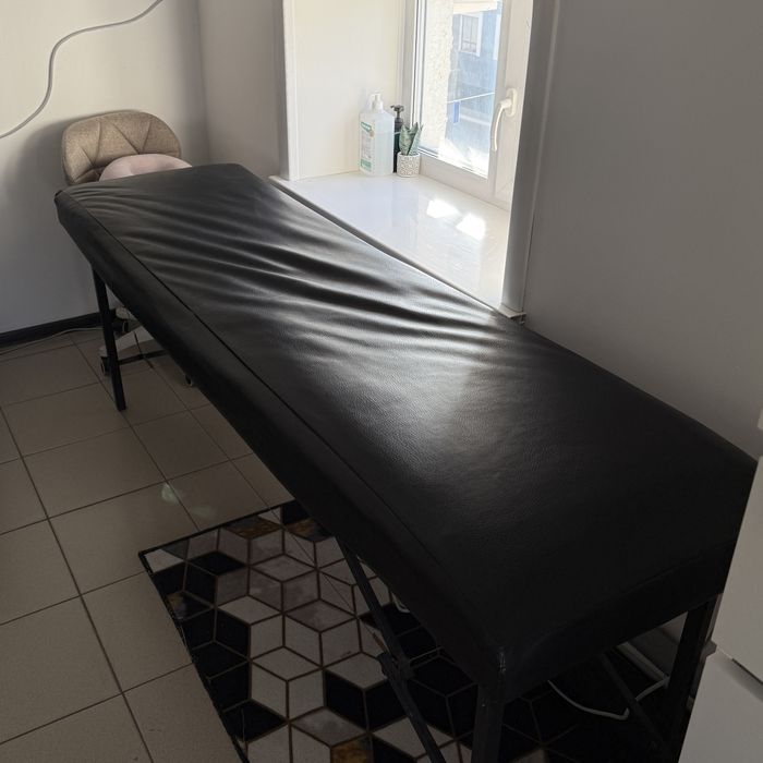 Продам кушетку для лешмейкера или массжиста