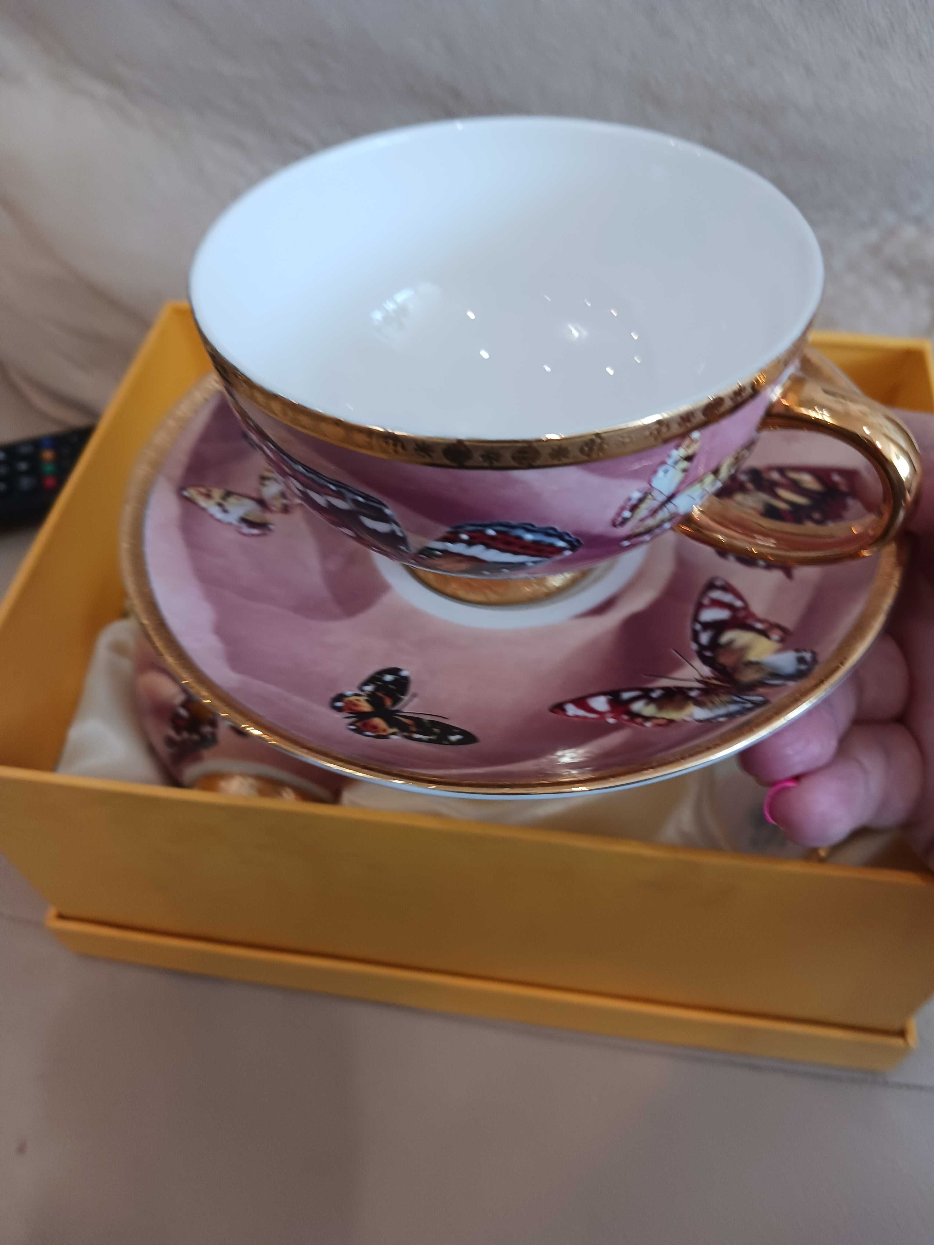 комплект чайник, чаша и чинийка нови
