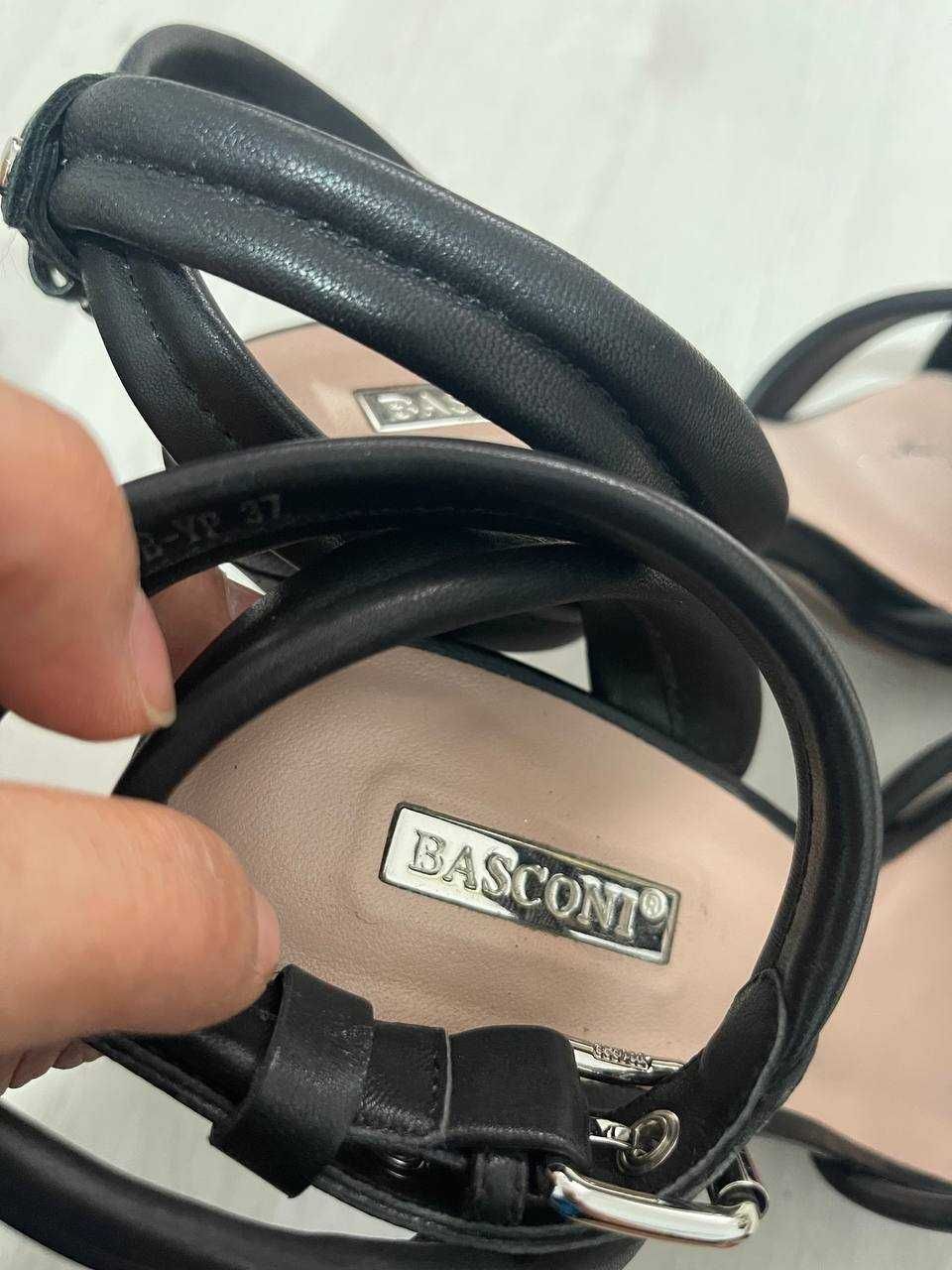 Кожаные босоножки Basconi, 37 размер, пара выходов