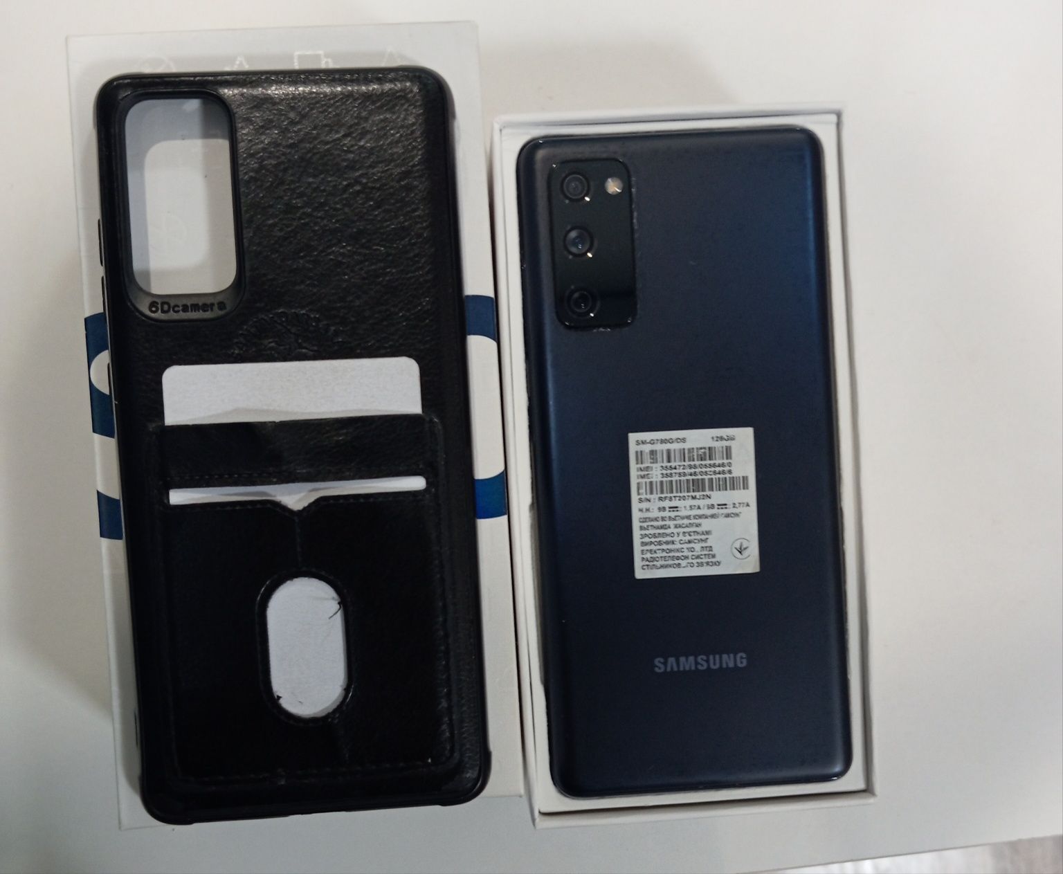 Samsung S20FE СРОЧНО ПРОДАМ в отличном состояний
