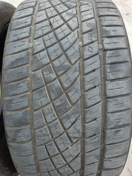 Продавам две гуми континентал цена за двете 275/35/20