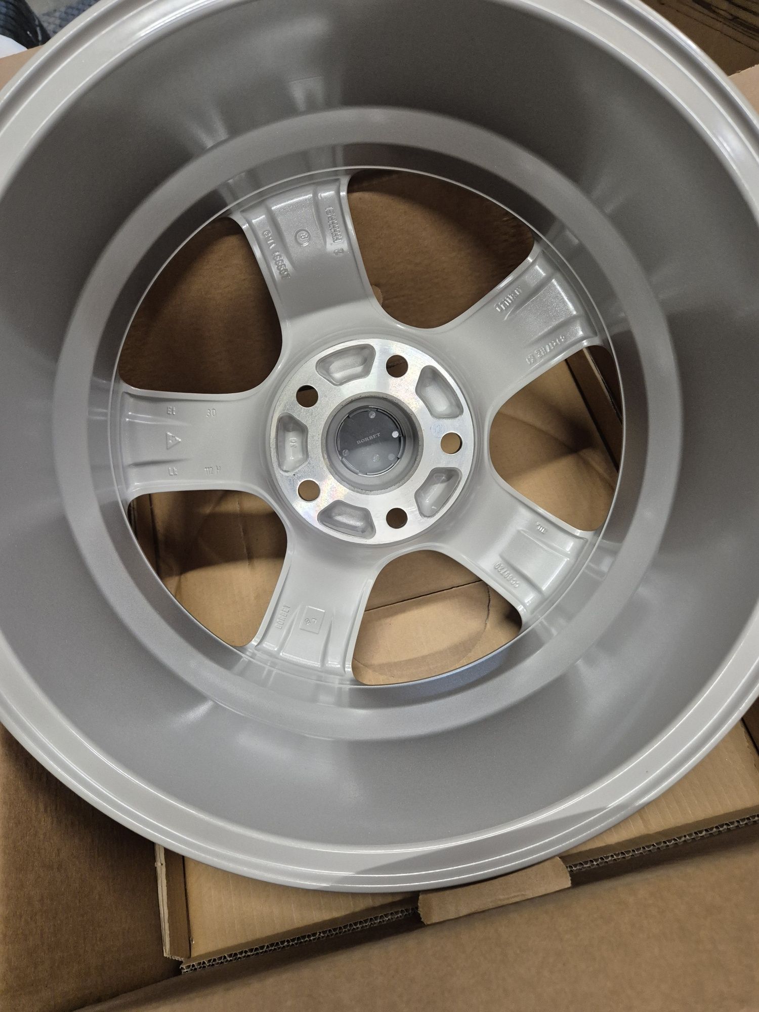 Джанти Borbet 17цола , 5х112 , 8j , et30 Mercedes , Audi , Vw , Seat