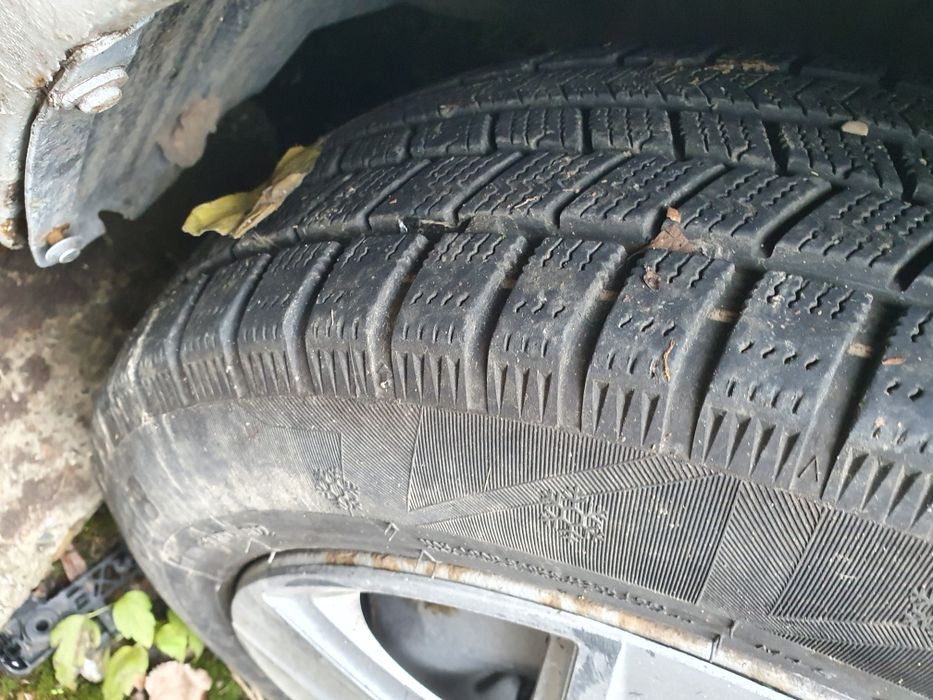 Jante tabla dacia logan r15 cu cauciucuri de iarna 185 65 r15