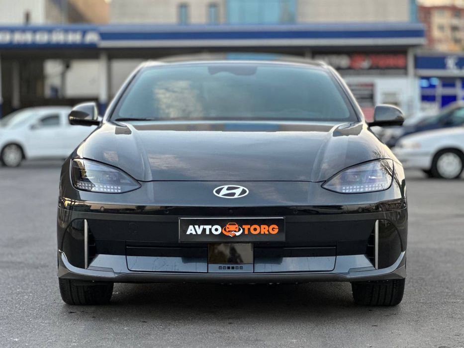 Hyunday ioneq 6 srochna sotiladi