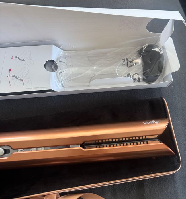 преса за коса Dyson coral