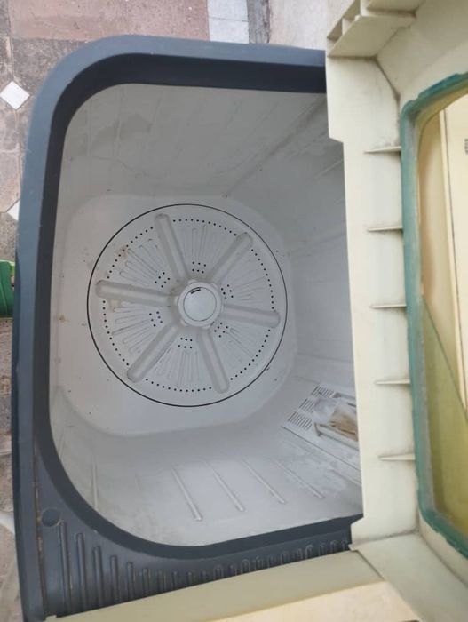 Продаётся стиральная машина полуавтомат