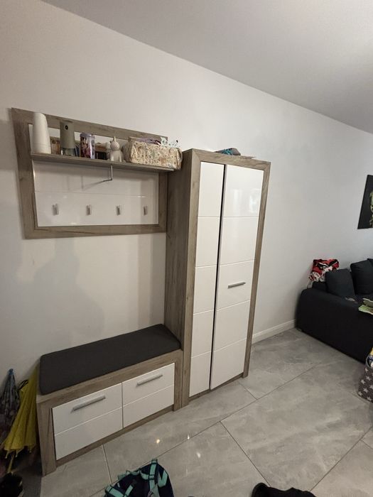 Cuier cu bancuta si dulap