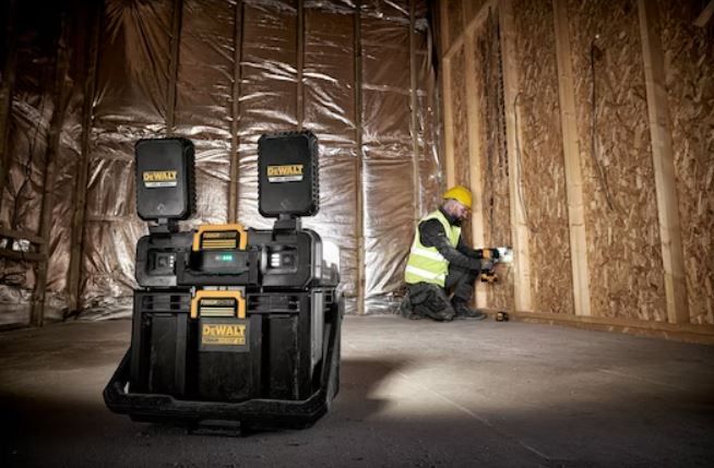 Акумулаторен фенер куфар DeWALT TOUGHSYSTEM 2 , 4000 lm, 18V / 54V