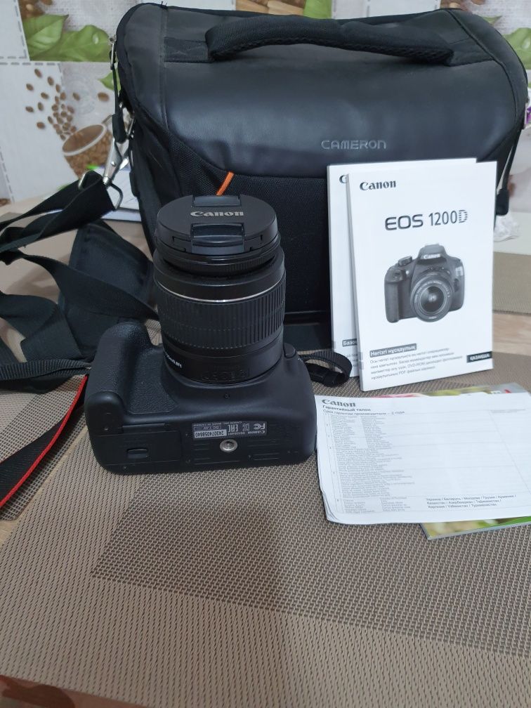Цифровая камера EOS 1200D Canon