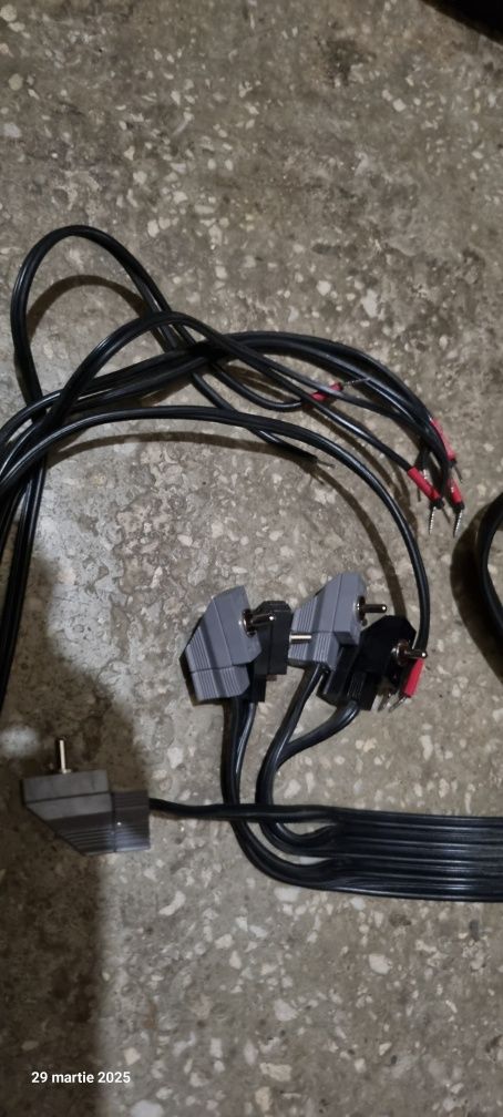 4 sateliți dubli  Bose,cabluri originale Bose