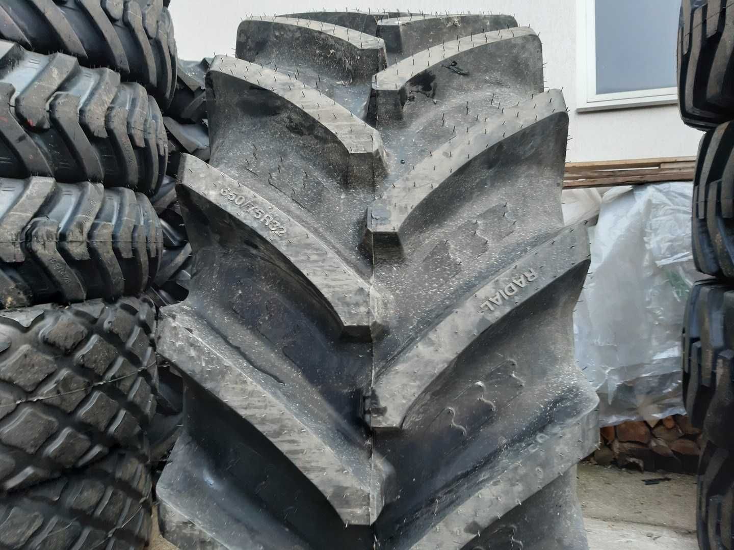 Cauciucuri pentru combina CLAAS AVERO 650/75R32 anvelope noi radiale