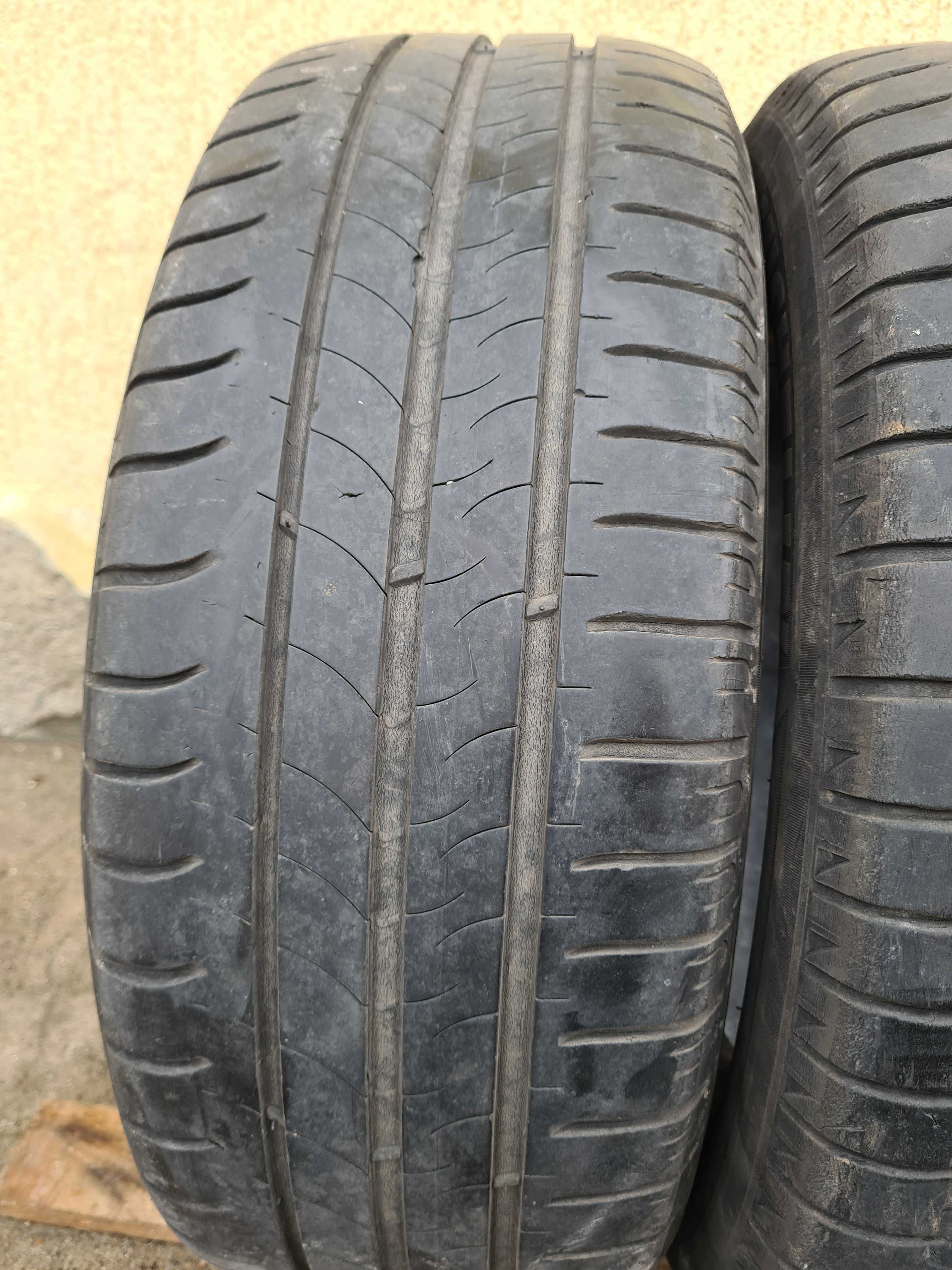 2 бр. летни гуми 215/60/16 Michelin DOT 3715 4,5 mm