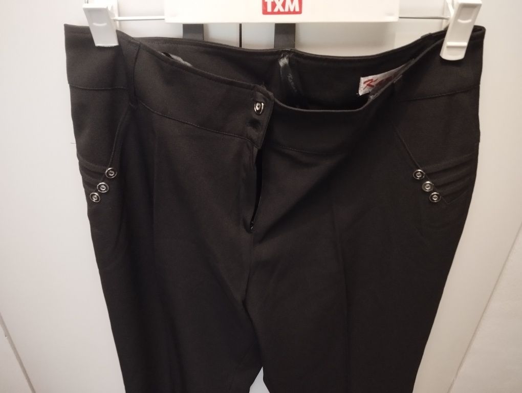 Pantaloni negri eleganți