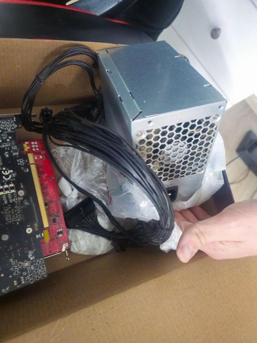 Vând 2 Placi GTX1050TI, o placa de baza și o sursa de 650