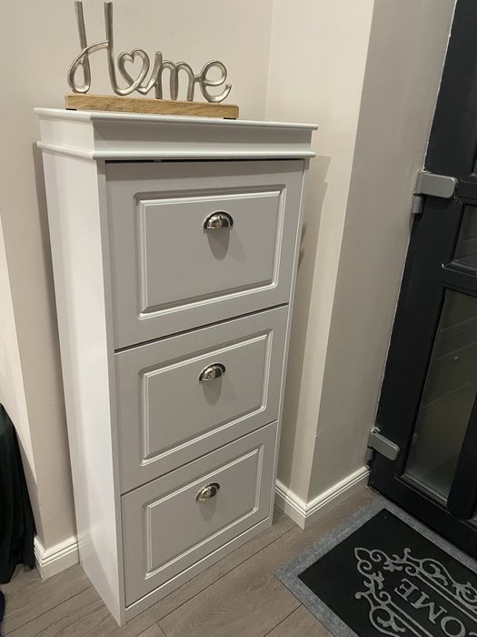 Pantofar aproape nou, stare f buna, elegant, din MDF