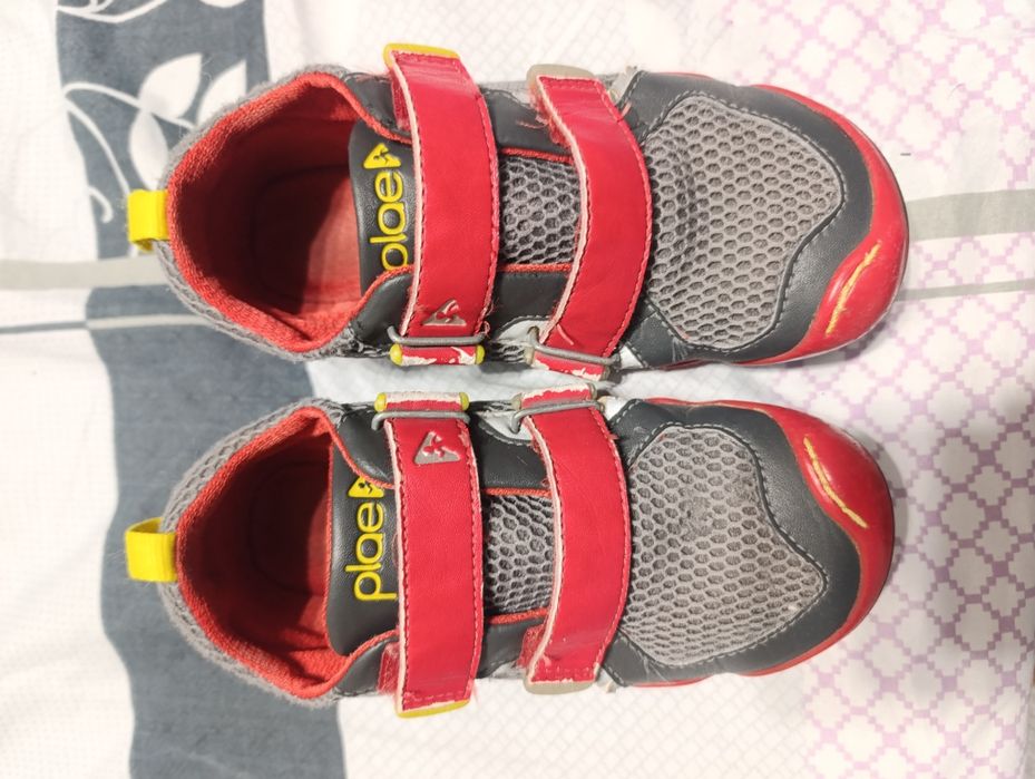 Plae shoes 
Размер 30, без стелки, с много следи от упо
