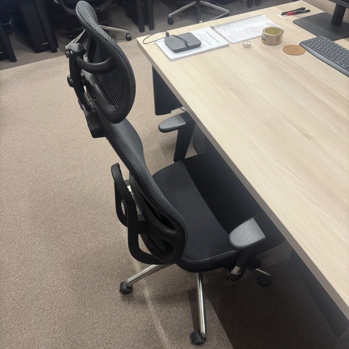 Ергономичен офис стол