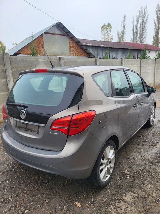 Dezmembram/Piese Opel Meriva B
