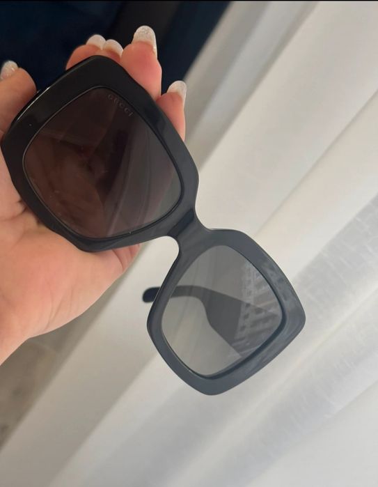 Gucci vând ochelari gucci