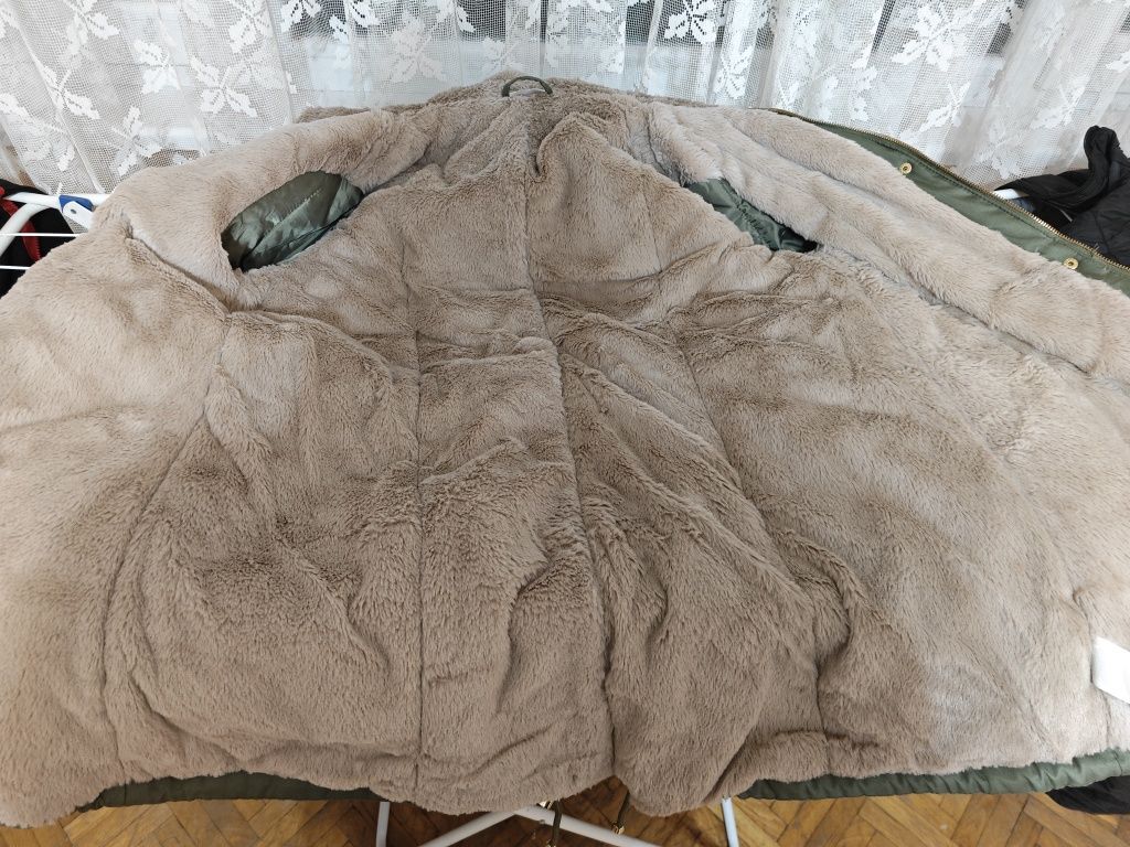 Дамска масленозелена парка