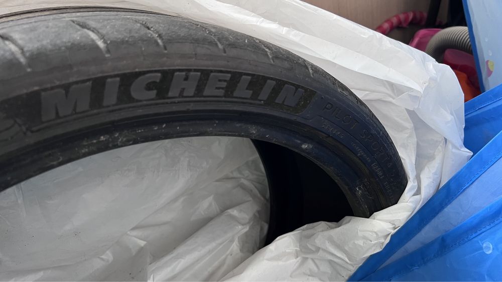 Michelin Pilot Sport 4s 235/35/20 275/30/20