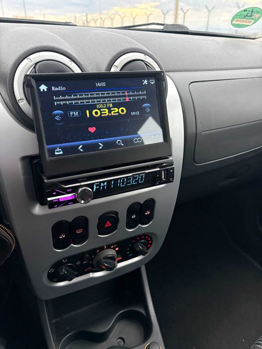 Navigatie-Radio CD- Car play. Camera. Bluetooth.card SD. USB
