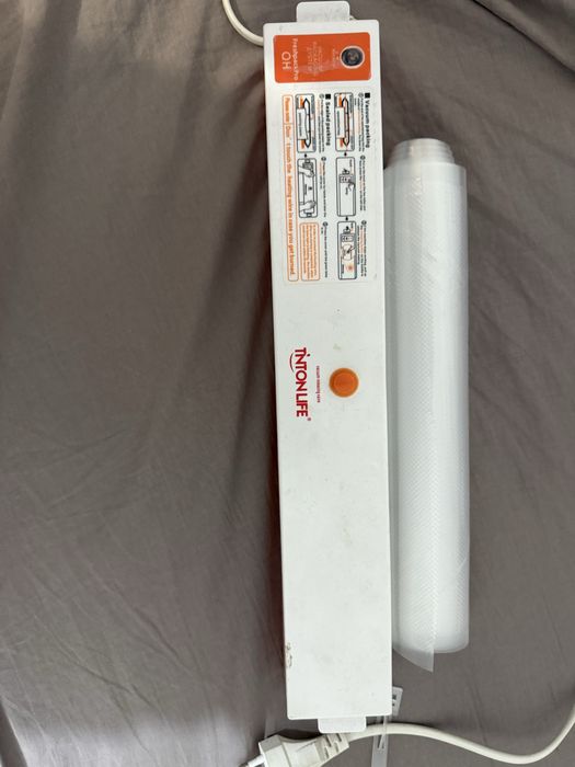 Вакуумный упаковщик, вакууматор