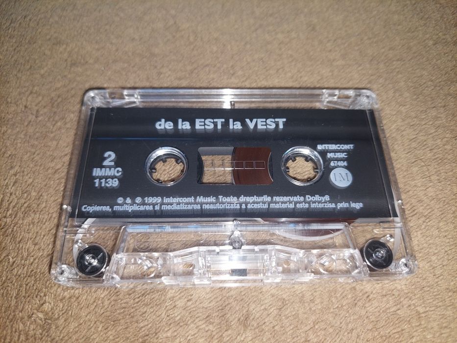 De la Est la Vest 1999% Hip Hop (casetă audio)